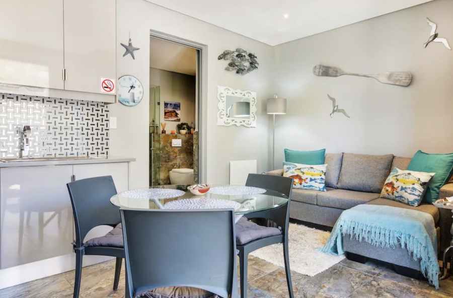 To Let 6 Bedroom Property for Rent in Bakoven Western Cape